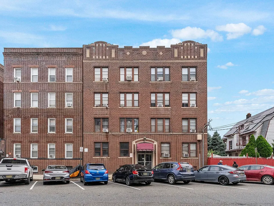 7508 Park Ave #204