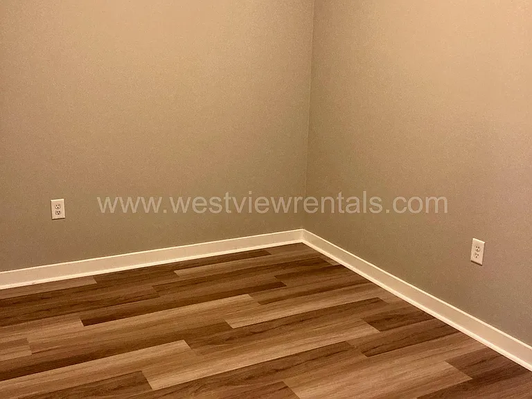 1010 Railroad Ave — Photo 8