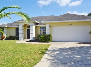 305 Lanceolate Dr, Winter Haven, FL 33880