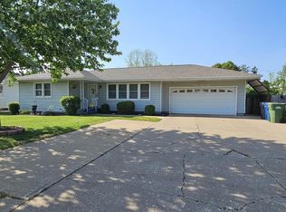 1238 8th Ave N, Clinton, IA 52732