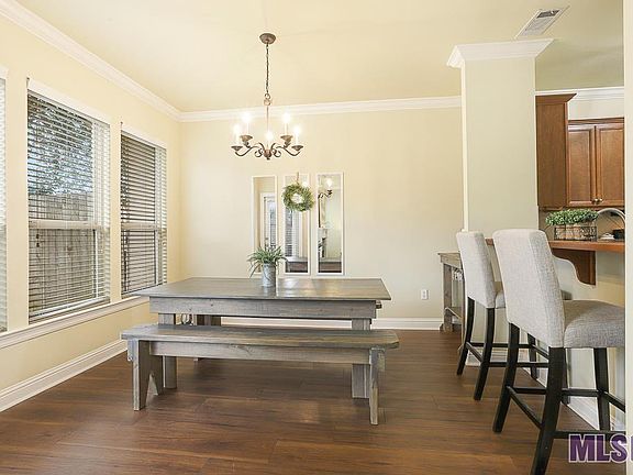 3rd image of 18145 Pinehurst Dr