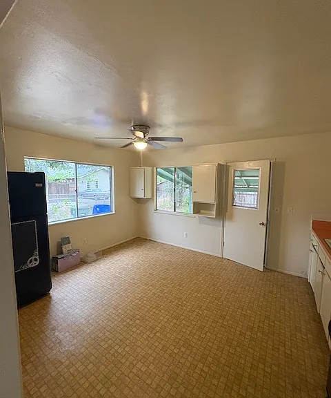 601 E Oak St #B — Photo 8