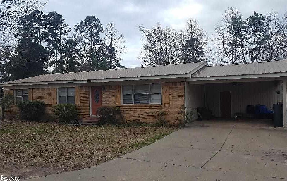 1st image of 113 Dogwood St