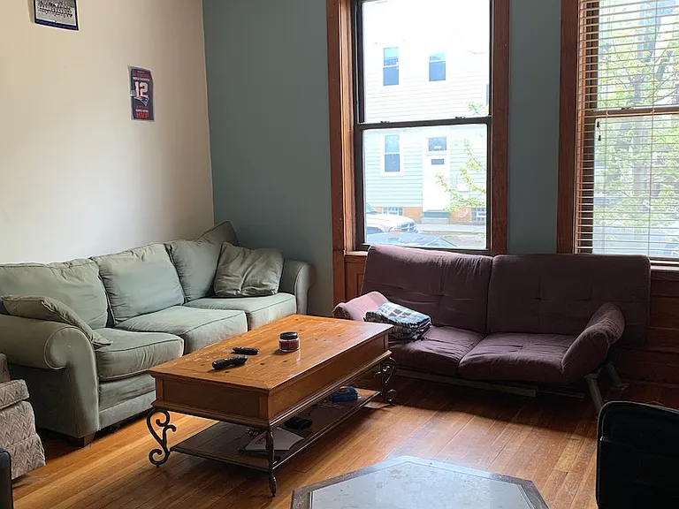 1358 W Barry Ave #1 — Photo 1