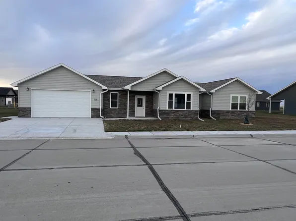 708 Washington St, Cozad, NE 69130