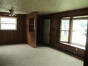 3rd image of 865 Nash Ave