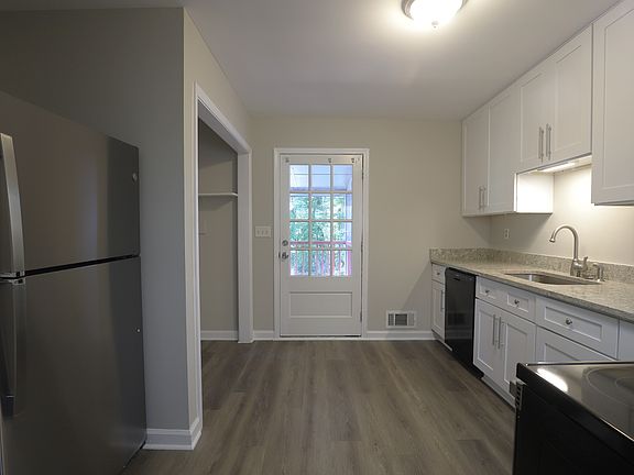 4th image of 4732 Valley Dale Dr SW