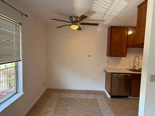 2220 Lincoln Ave #L — Photo 2