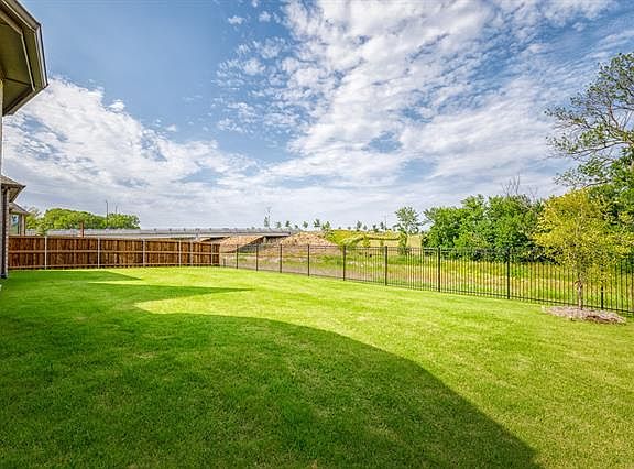 5th image of 7912 River Park Dr