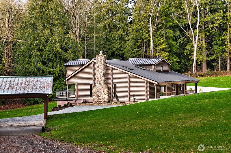 3rd image of 23941 Bassett Road