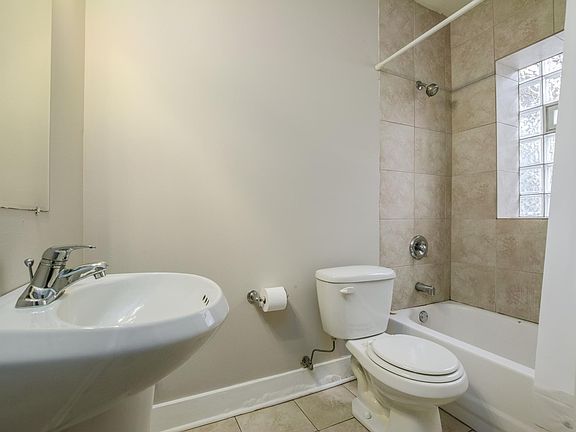 5th image of 4706 N Beacon St APT 208