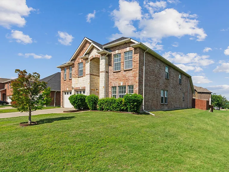 13287 Fowler Dr — Photo 3