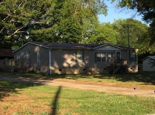 329 S 4th St, Colbert, GA 30628