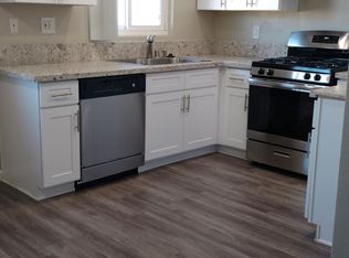 207 16th Pl APT 3, Costa Mesa, CA 92627