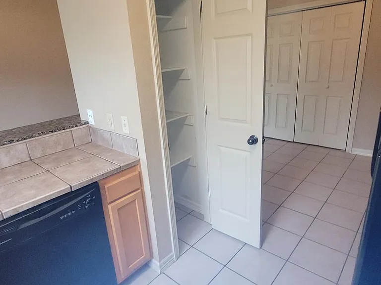 1762 N Chestnut Ave #1762 — Photo 3