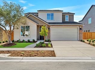 1052 Springtime Ave, Clovis, CA 93619