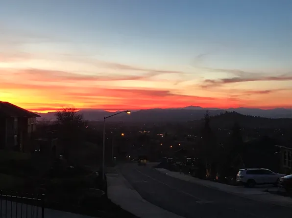 1354 Poppy Ridge Dr, Eagle Pt, OR 97524