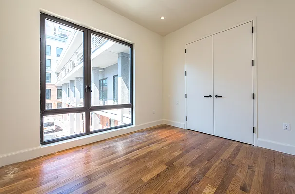 Rented by Nooklyn NYC LLC | media 82