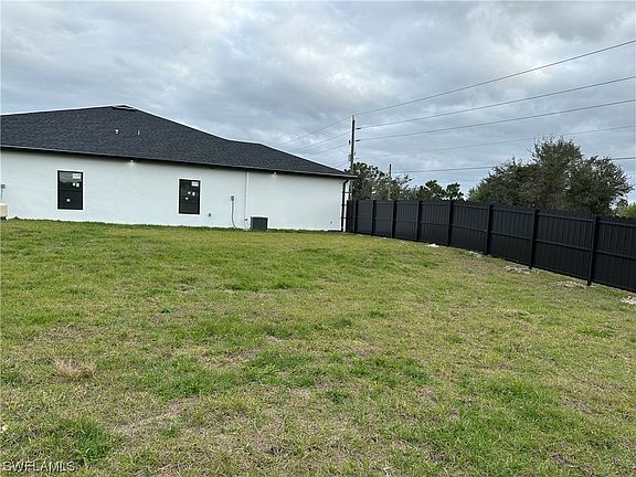 5th image of 4524/4526 Douglas Ln Unit 7