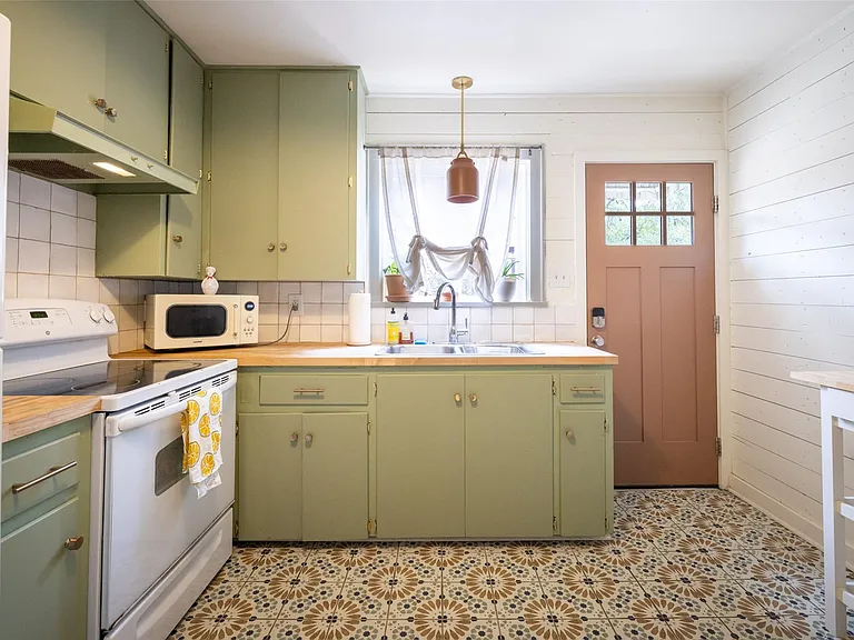 4811 Shoalwood Ave #A — Photo 6