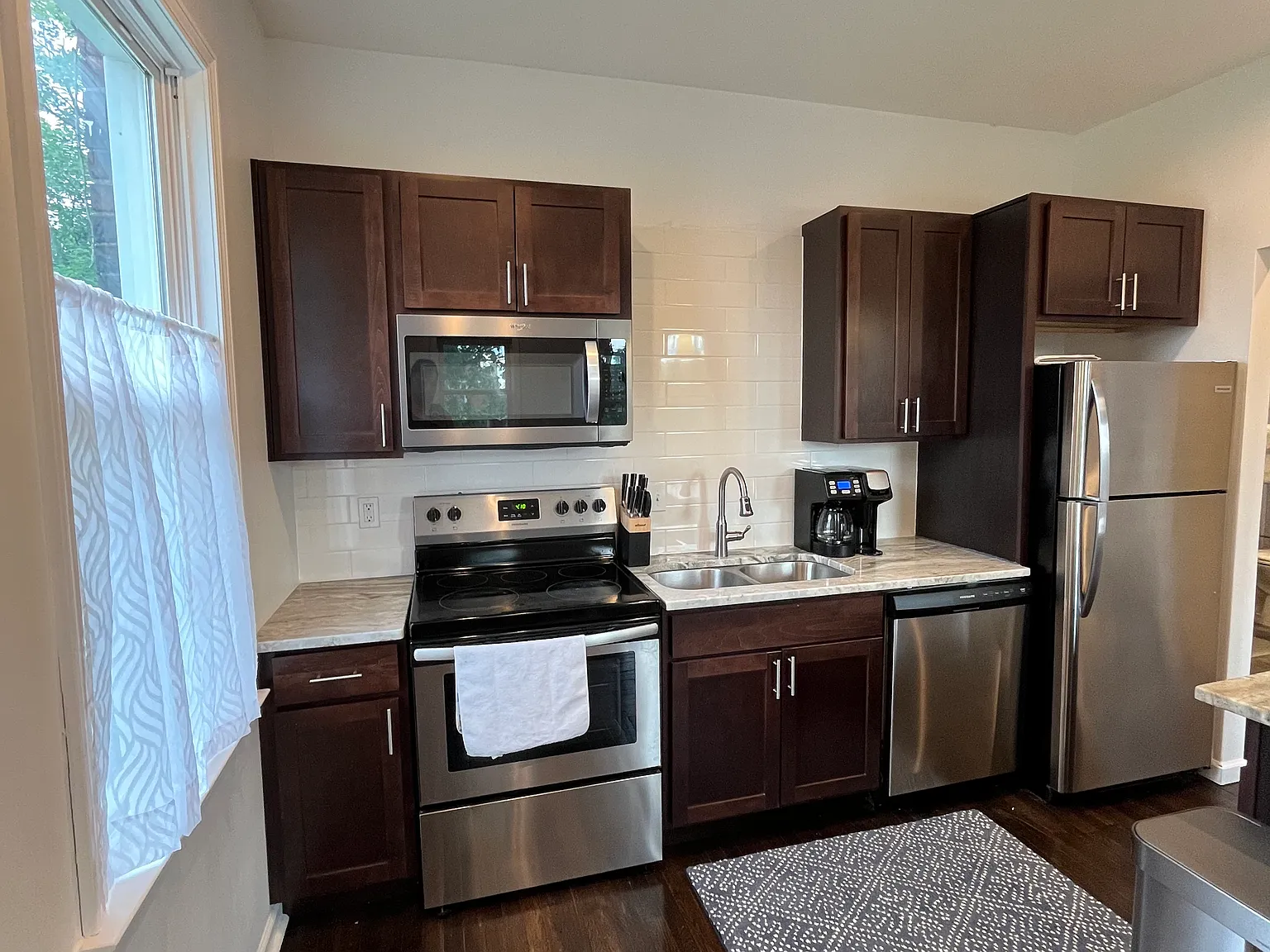 218-222 Harper Ave — Photo 4