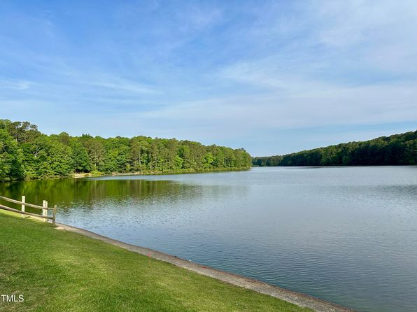206 Kettlebridge Dr, Cary, NC 27511