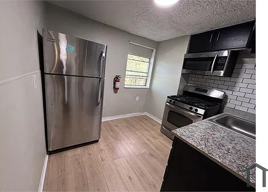1636 E State St — Photo 10