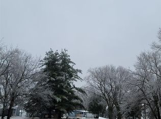 12th Ave SW, Oelwein, IA 50662