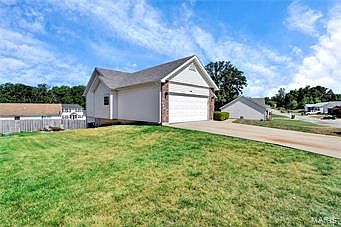 4th image of 311 Village Cir