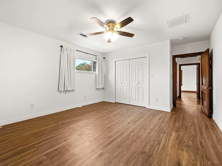 315 English St — Photo 16