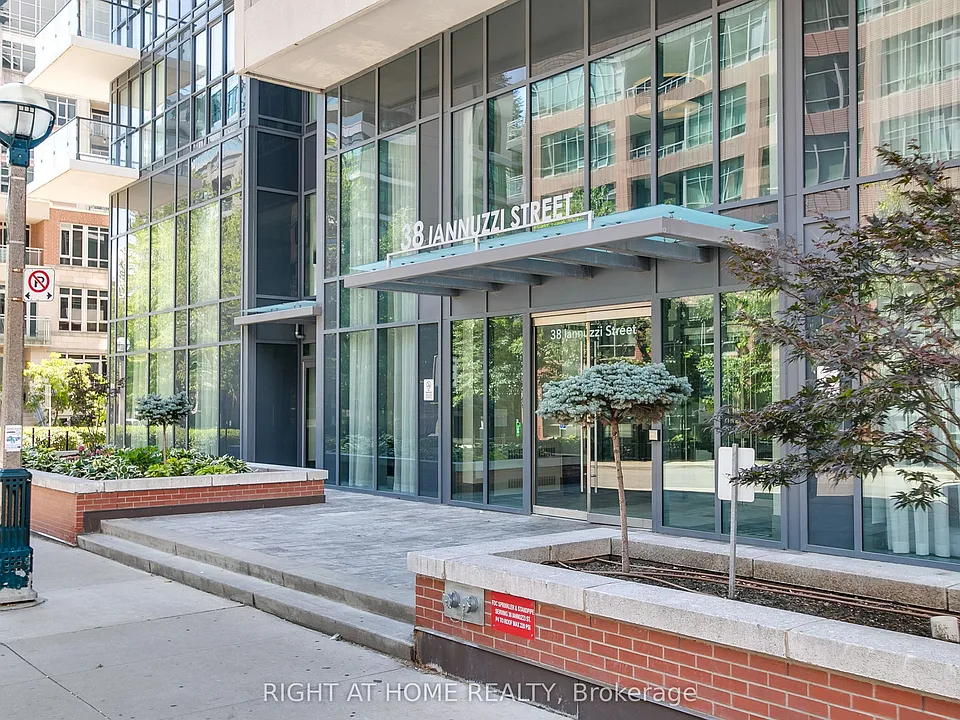 38 Iannuzzi St #319