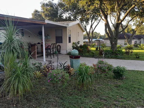 5923 SE 184th Ct, Ocklawaha, FL 32179