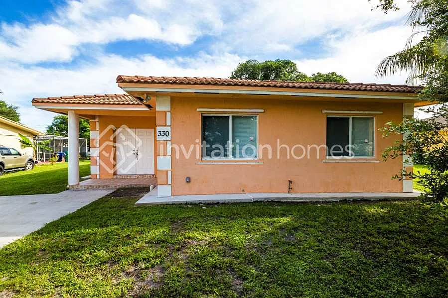 330 NE 176th St North Miami Beach, FL 33162 — Photo 1