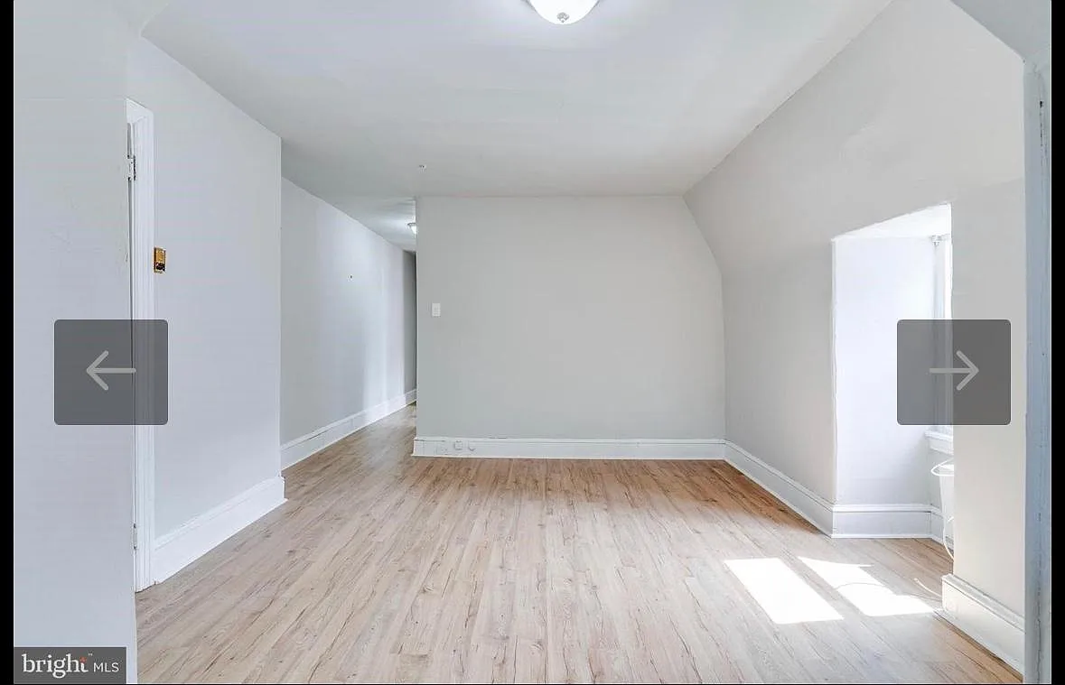Building Photo - 524 E Johnson St #3