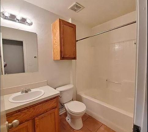3rd image of 5221 Calloway St Unit B