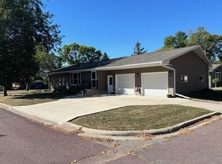 456 Cedar Ave, Westbrook, MN 56183