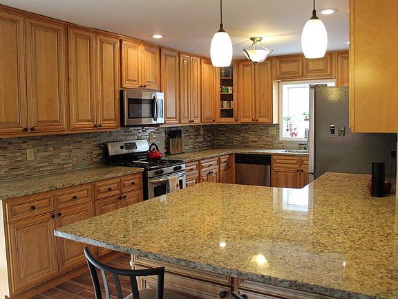 4th image of 9482 Galecrest Dr