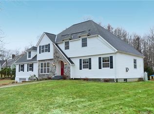 764 Wrights Crossing Rd, Pomfret Center, CT 06259