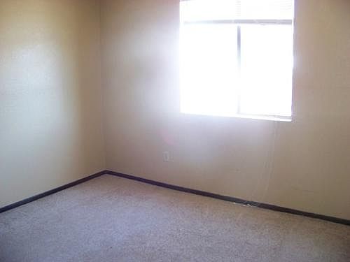 5th image of 1825 Thomas Dr APT B8