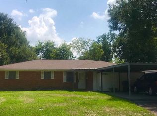 8715 Newfield Ln, Beaumont, TX 77707