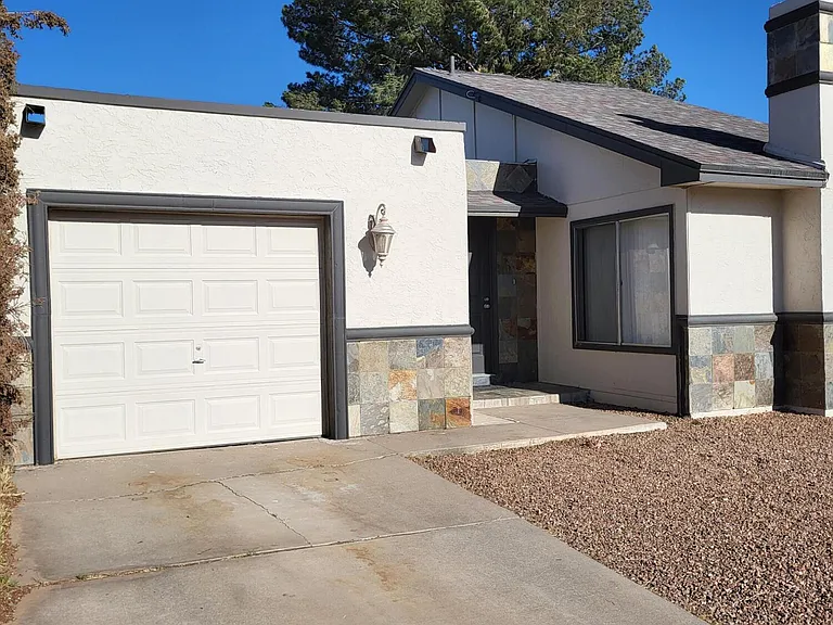 1802 Frank Sinatra Pl — Photo 2