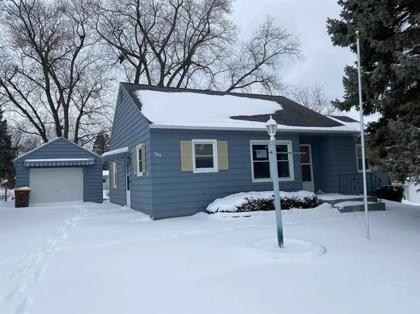 1440 S Burchard Ave, Freeport, IL 61032