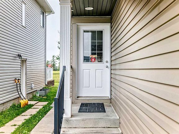 4th image of 195 Taralake Way N