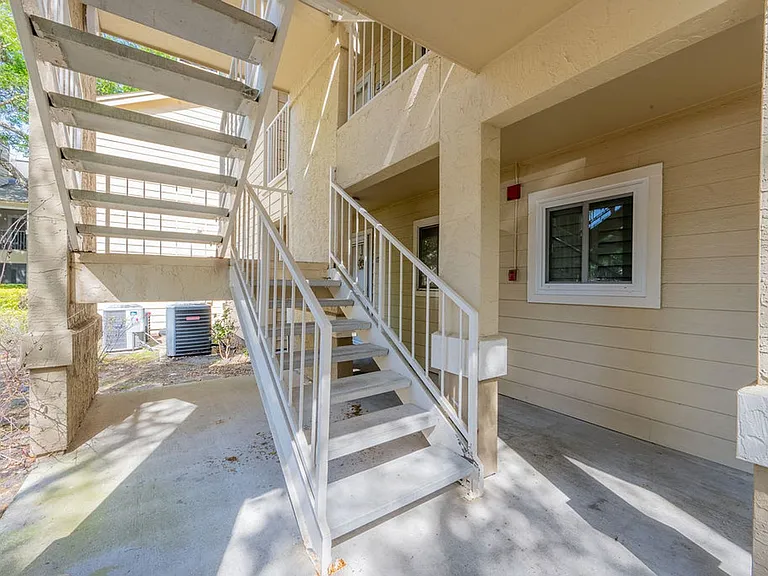 19 Arbor Club Dr #211 — Photo 23