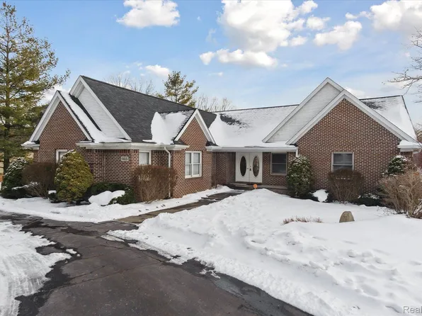 6615 Greene Haven Dr, Clarkston, MI 48348