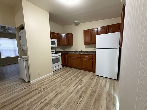 5th image of 402 W 6th St #402