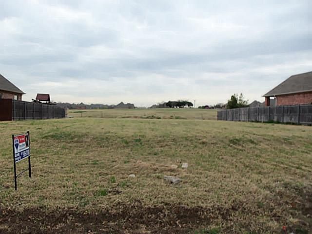 1st image of 8104 Oak Knoll Dr