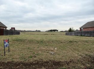 8104 Oak Knoll Dr, North Richland Hills, TX 76182
