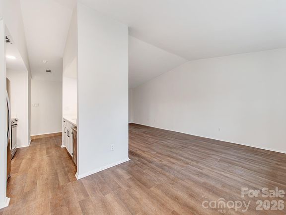 4th image of 7829 Cloughy Cres