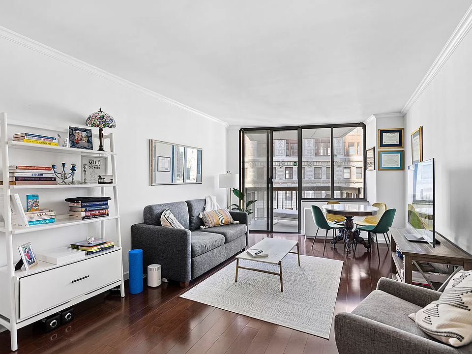 1st image of 5 E 22nd St APT 26H